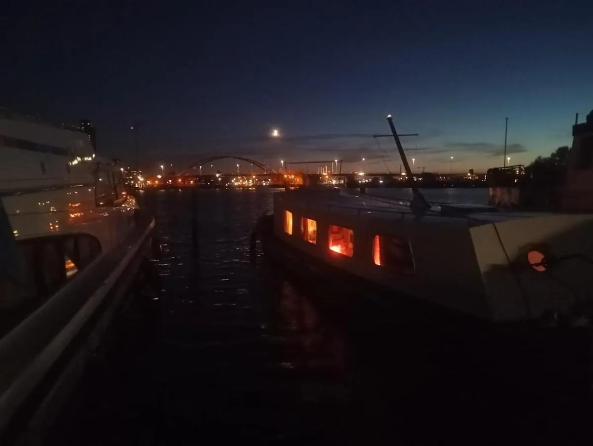 Private Floating Retreat - Entire Space For Groups Amsterdam 0*,  Netherlands